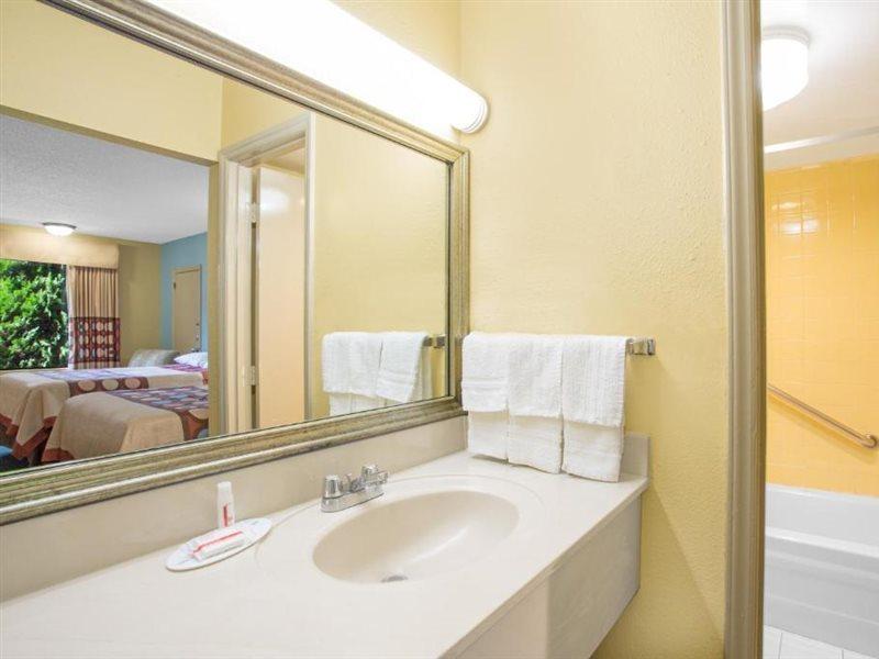 Super 8 By Wyndham Dunn Motel Ngoại thất bức ảnh